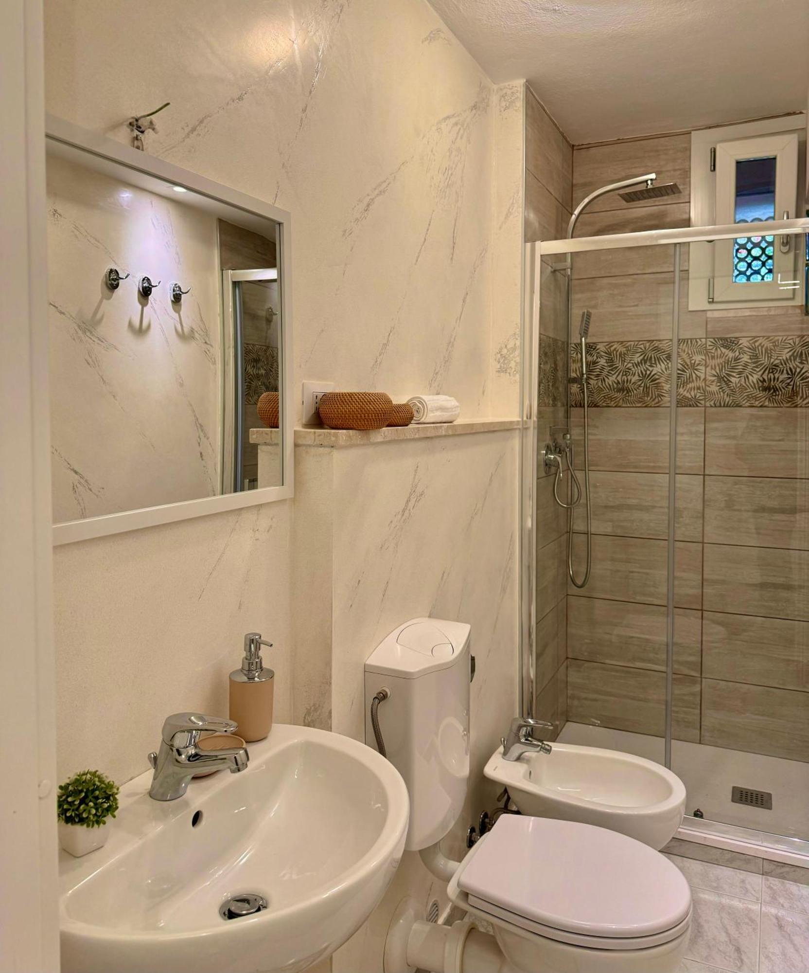 Nura'S - Casa Azzurra Seaside Apartment Алгеро Екстериор снимка
